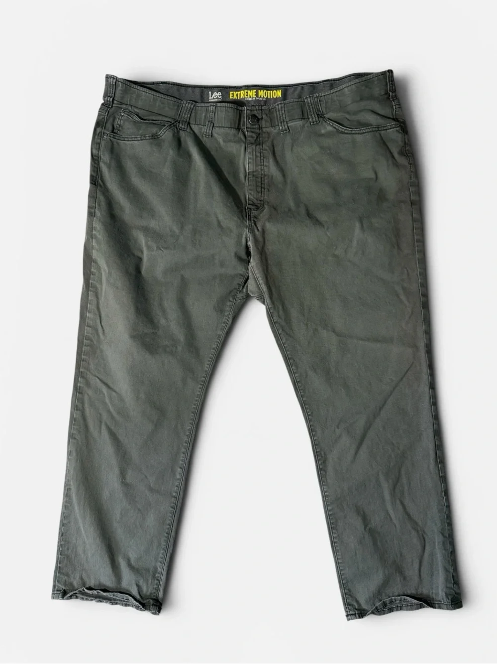 Lee mens 52x32 gray Athletic fit tapered leg extreme motion stretch jeans EUC